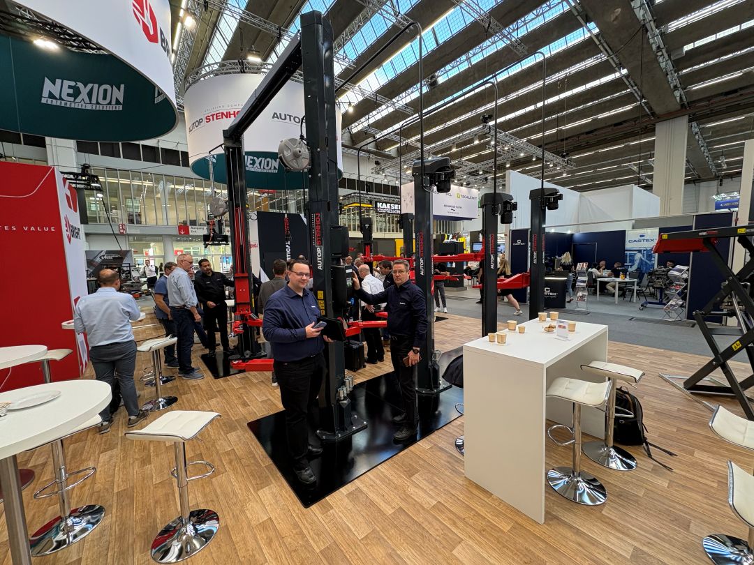 AUTOPSTENHOJ LAITEUUTUUKSIA AUTOMECHANIKA FRANKFURT -MESSUILLA 