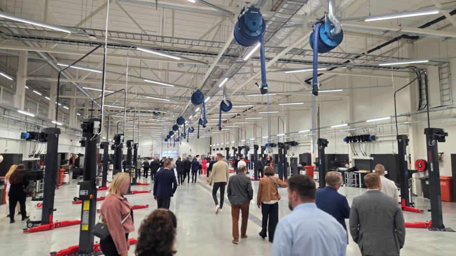 PROJEKTI VALMIS - JYVÄSKYLÄN AUTOTARVIKE OY:N UUDET TOIMITILAT