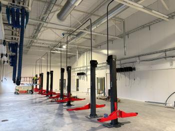 PROJEKTITYÖT JYVÄSKYLÄN AUTOTARVIKE OY:N UUDESSA TOIMITILASSA EDISTYVÄT VAUHDILLA