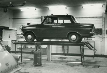 LÄHES 90 VUOTTA KORJAAMOALAN KEHITYKSEN YTIMESSÄ SUOMESSA