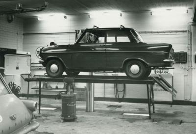 LÄHES 90 VUOTTA KORJAAMOALAN KEHITYKSEN YTIMESSÄ SUOMESSA