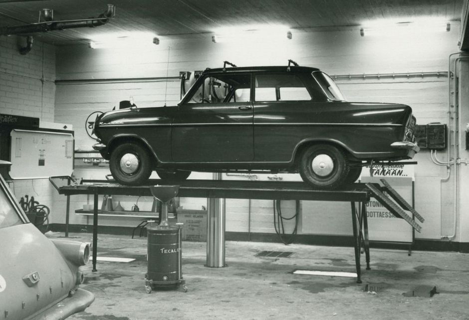 LÄHES 90 VUOTTA KORJAAMOALAN KEHITYKSEN YTIMESSÄ SUOMESSA