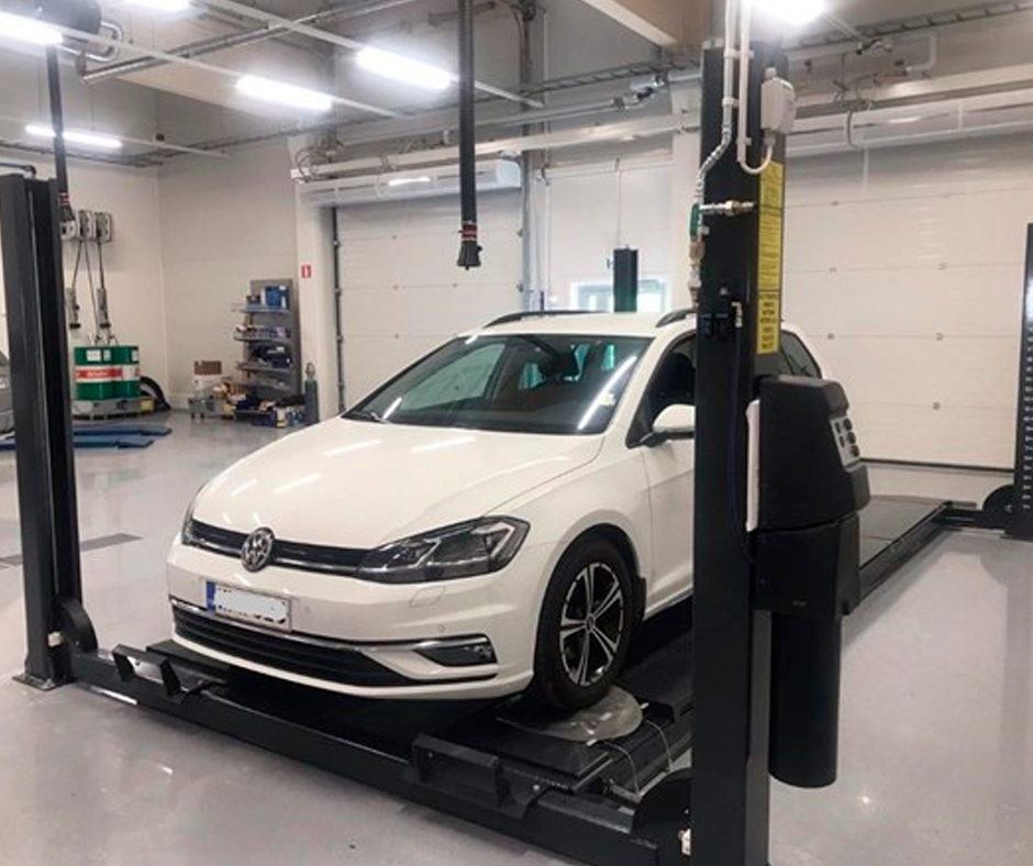 ASIAKASTOTEUTUKSIA - MAJOR 2.0 5531-55 WL VALKEAKOSKELLE UUTEEN KORJAAMOON